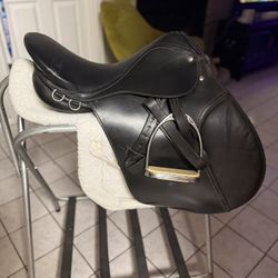 English Saddle 
