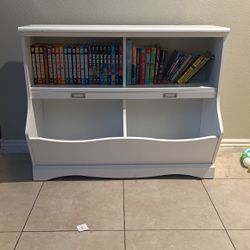 Toy Chest/Nook Shelf (boos not included)
