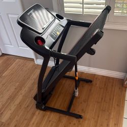 Folding 3.0hp Treadmill with 15% Incline, Compact