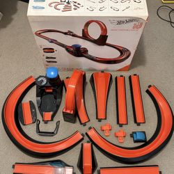 Hot Wheels ID Smart Track Kit - Complete w/ Cars