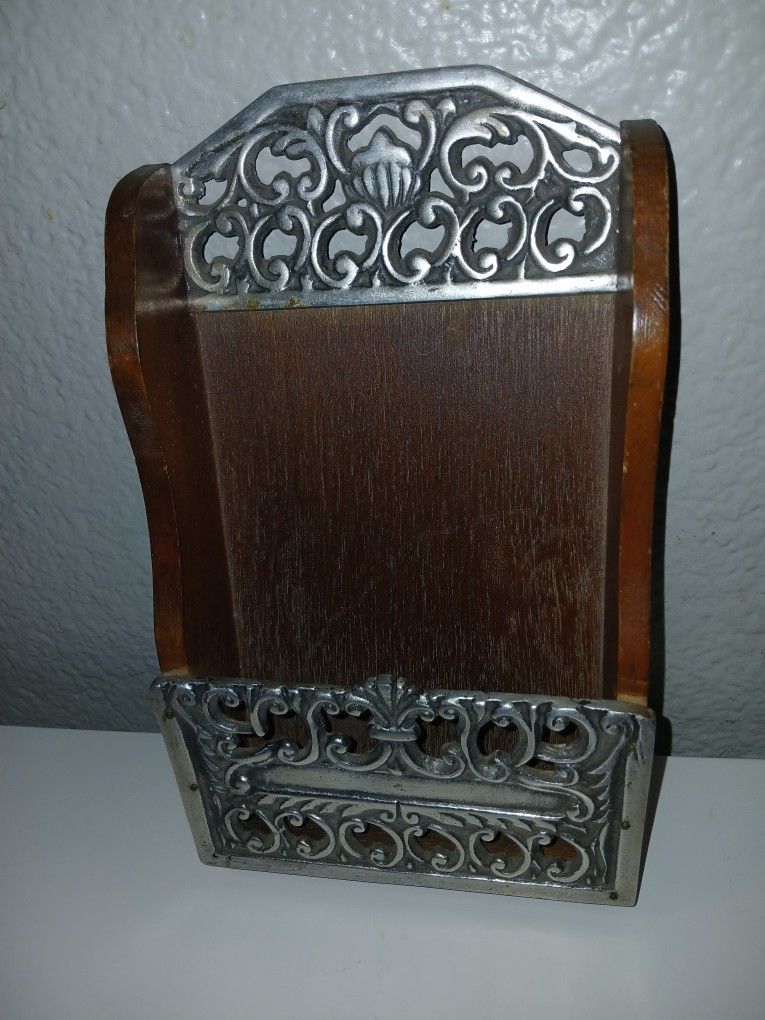Art Nuevo Metal Wood Wall Mail Organizer