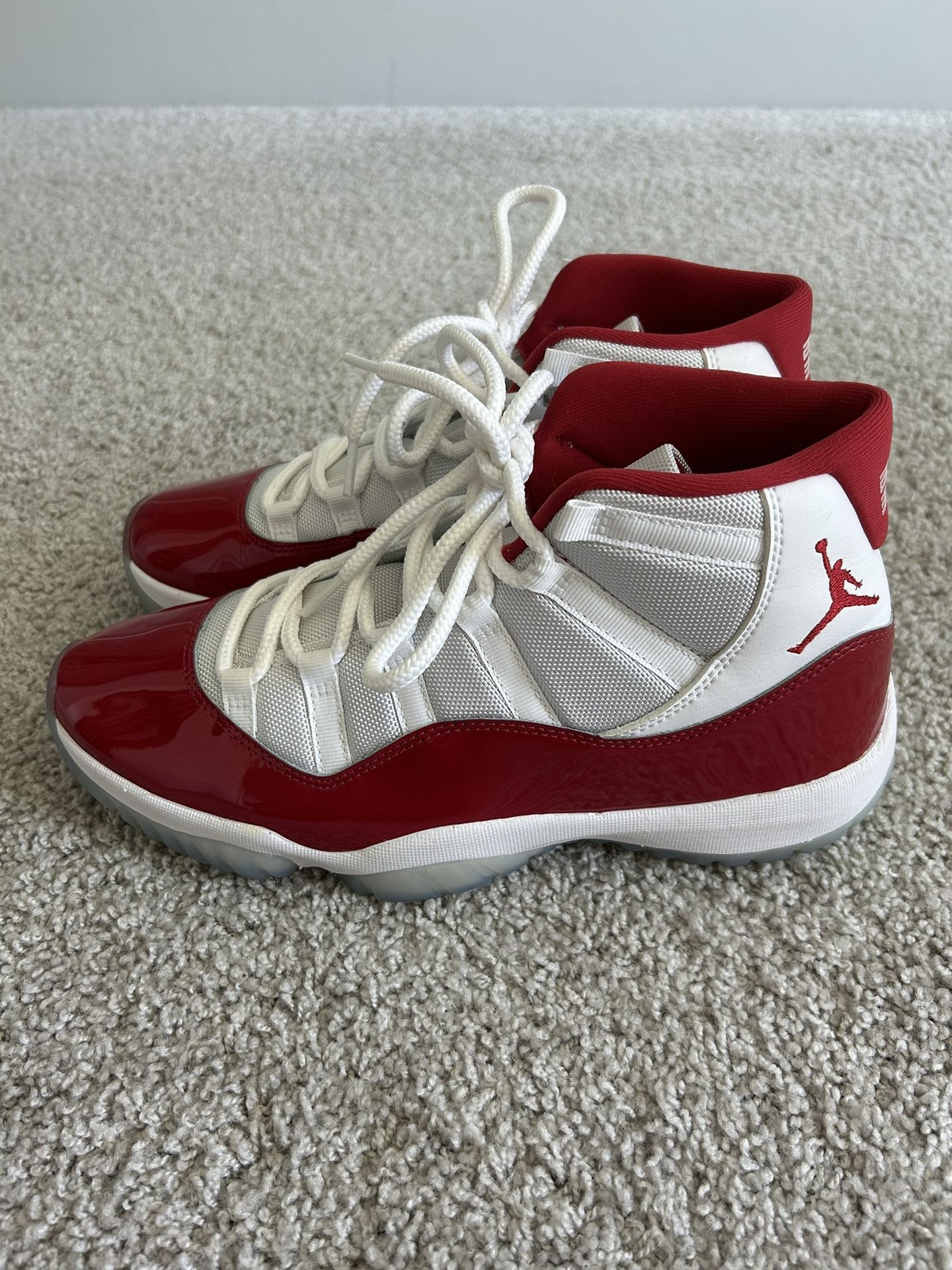 Jordan 11 cherry - men’s 10.5