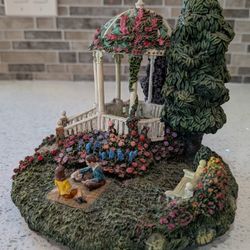 Hawthorne Thomas Kinkade Lamplight Village Evening Serenade Gazebo.