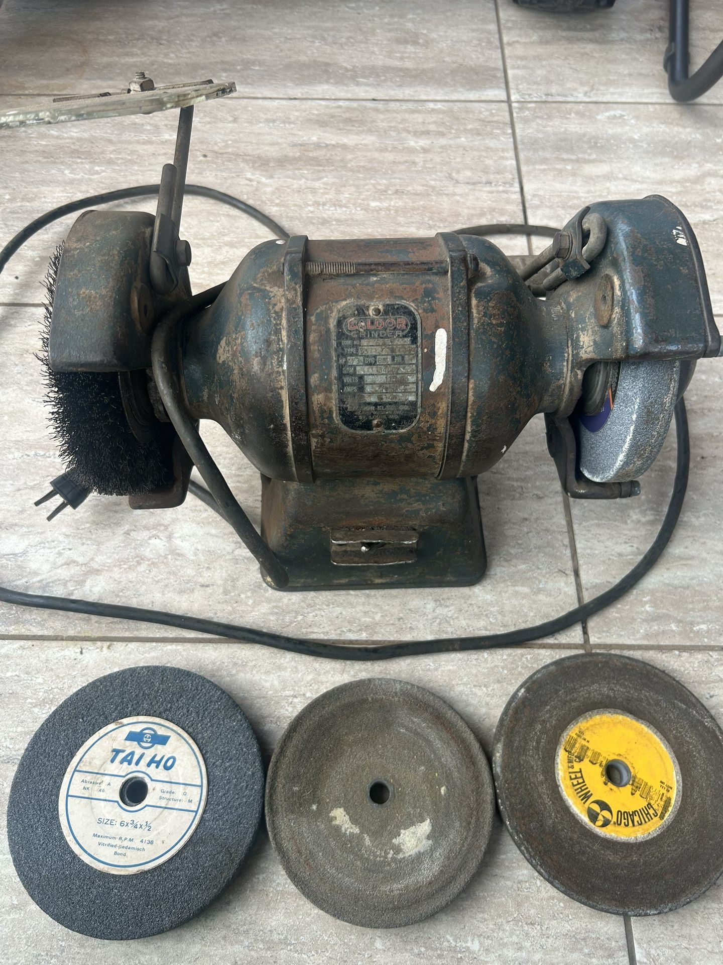 Baldor Grinder 1/3 hp 3400 rpm with grinding wheels