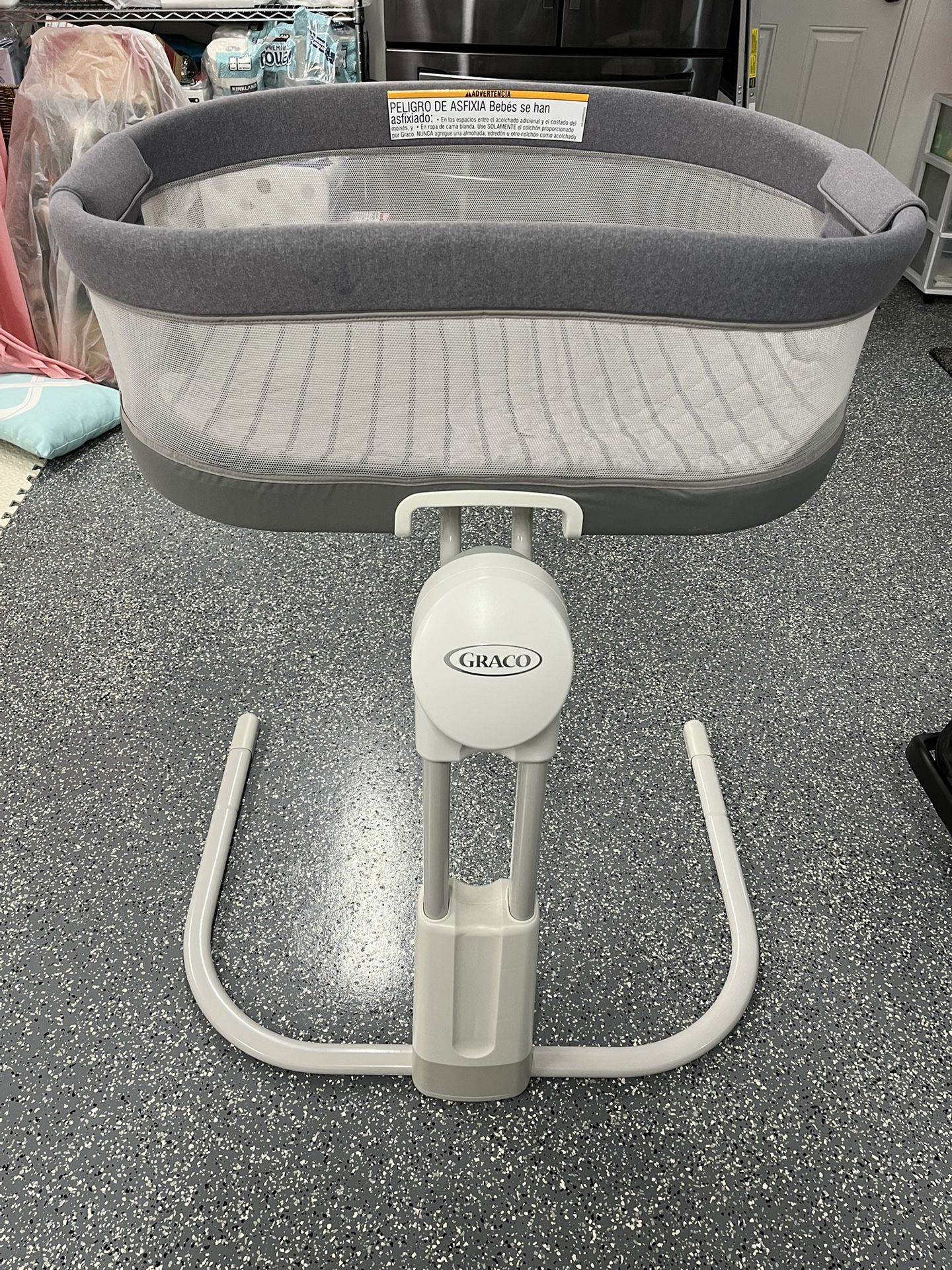 Graco Dream More Deluxe Bassinet With Calming Motion