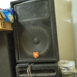 Monitores..JBL..350$..Son 2..Jalan Al Cien