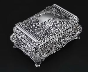 Small metal jewelry box, New