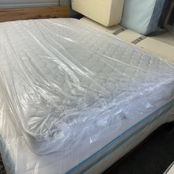 FIRM Full Size Spring Mattress-LIKE NEW!