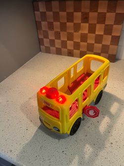 Toddlers school bus
