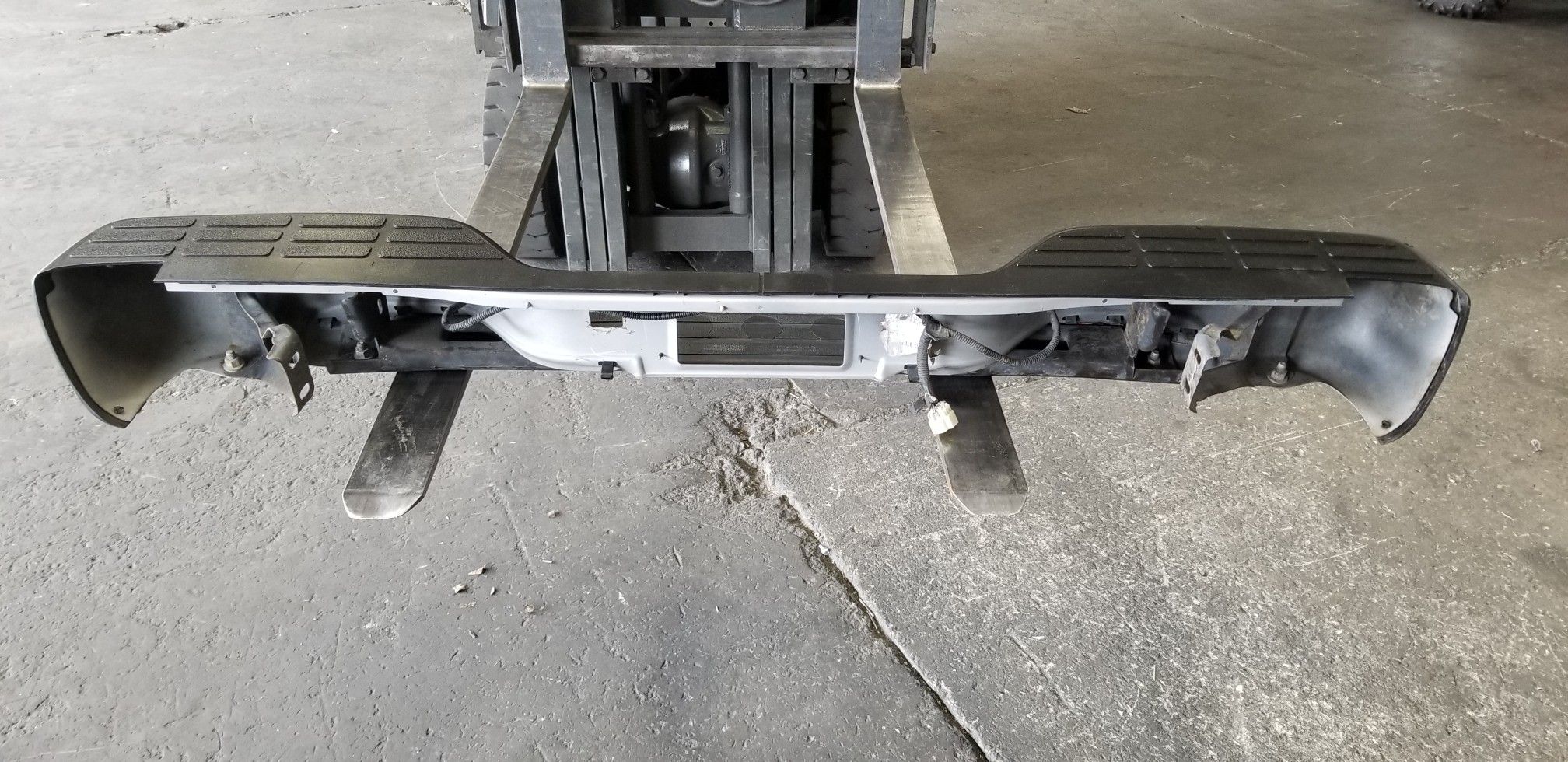 Chevy/GMC Rear Bumper for Sale in Lynwood, CA OfferUp