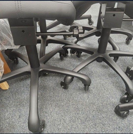 Premium ergonomically saddle stool designed for clinics, massage, spa, salon, and home use. DR.LOMILOMI Exclusive.