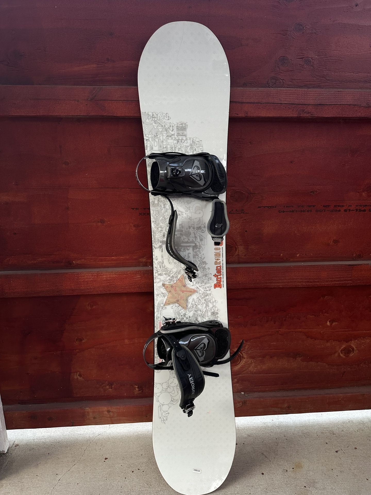 Burton Royale 154 Snowboard + Roxy Bindings + Burton Bag