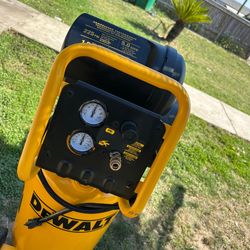 DEWALT
15 Gal. Portable Electric Air Compressor