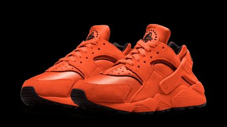 Women's Nike Air Huarache 'Rush Orange' Sneakers Size 9