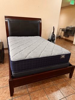 Full size bed