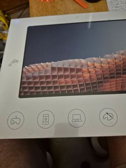 PORTABLE MONITOR