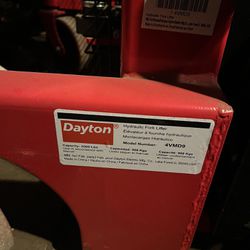 Dayton, 2000 Pound Forklift