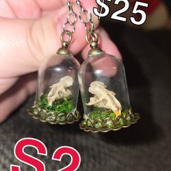 Necklace and earring set