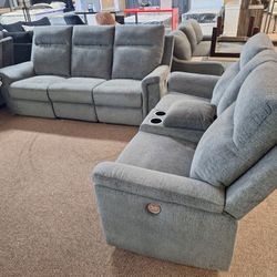 33202.... Sofa And Love Seat Reclinig 