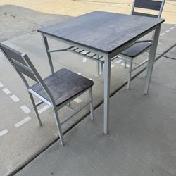 30 Inch H.L.W . Table With 2 Chairs 