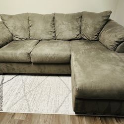 Cobblestone Sofa with Chaise