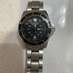 Victorionix Stainless Steel Swiss Army Watch Saphire Needs New Battery Great Watch Though