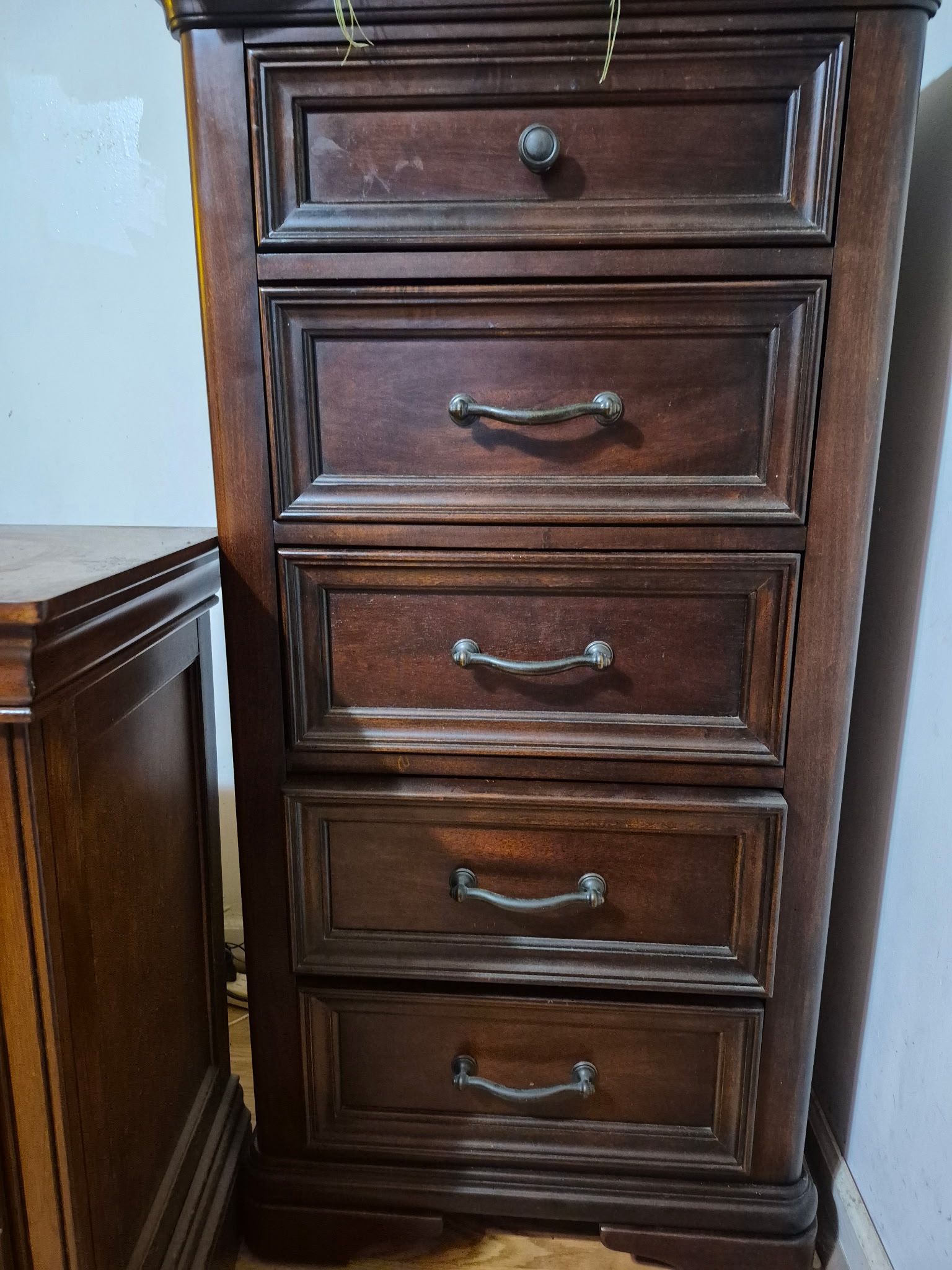 Dressers And Chest