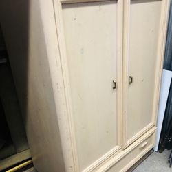 TV Cabinet  With Storage  Fits 32 Inch  TV With Storage  Great  Condition  