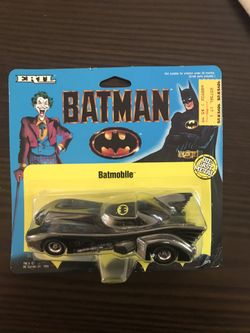 Batman Batmobile #2575 Die-Cast Metal Toy Car 1:43 sealed on Card 1989 and #1064 1:64
