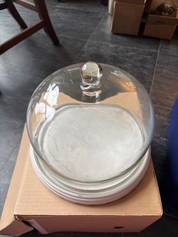 Dome cake stand with resin base