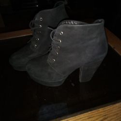 Women's Black Boots Size 7 1/2