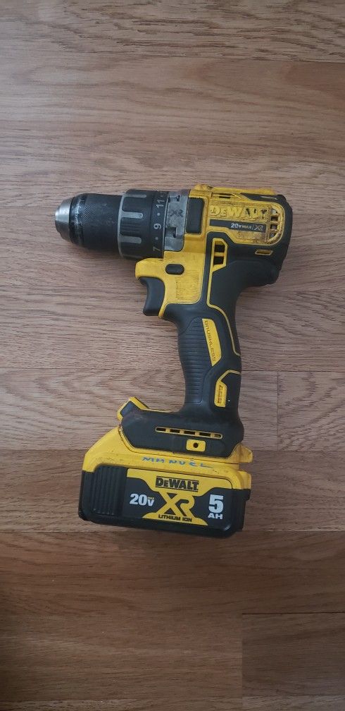 Dewalt Drill 20 Vol
