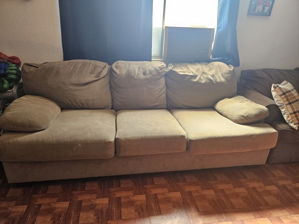 Couches With Ottoman