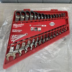 Milwaukee SAE Ratcheting Combination Wrench Set (15-Piece)