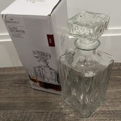 34oz Clear Glass Decanter