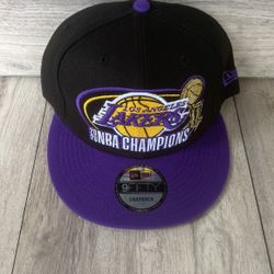 Los Angeles Lakers Snapback Hat$35