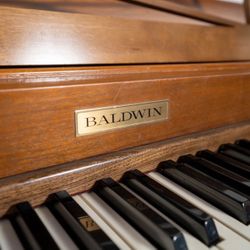 BALDWIN Upright Piano - EXCELLENT CONDITION
