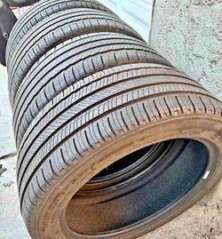 235/45/18 Michelin 🌟🌟 Vendo un set de llantas con 80% de vida las 4 🌟🌟🤩