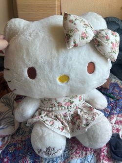 Large hello kitty plushie