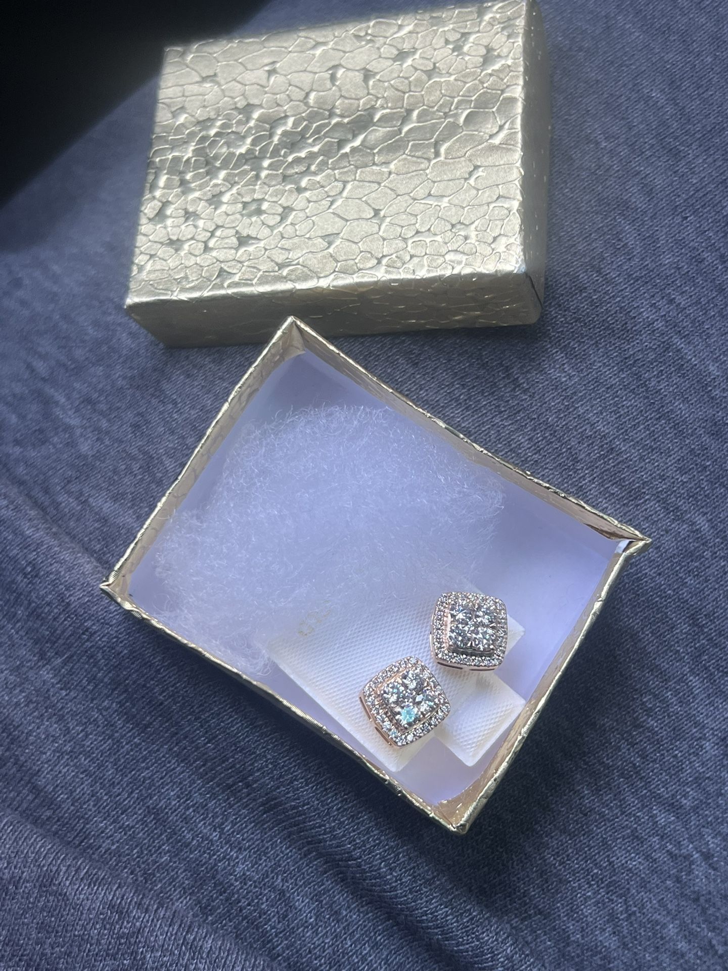 10k 10 grams 2Ct vs diamond NATURAL