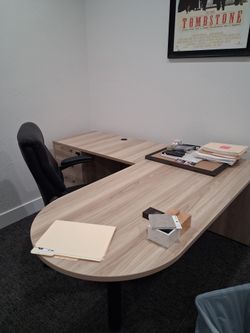 New & Used Office Desks – L-Shaped, Standing, Executive & Reception