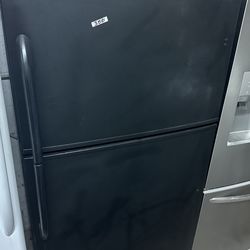 GE Top And Bottom Refrigerator 