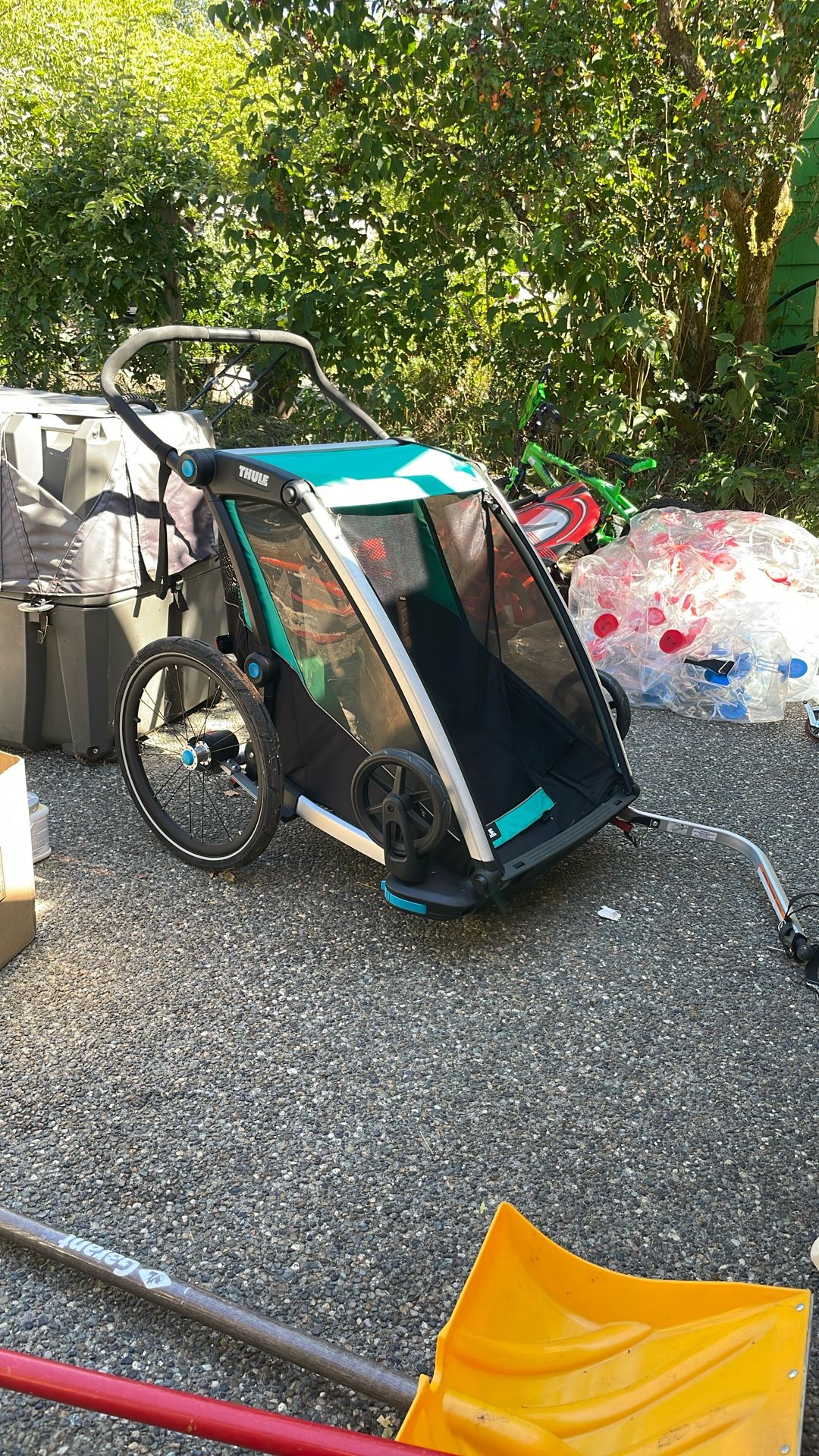 Thule Chariot Lite 2-kid Bike Trailer (With Jogger Attachment)