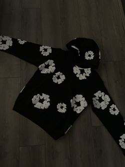 DT HOODIE