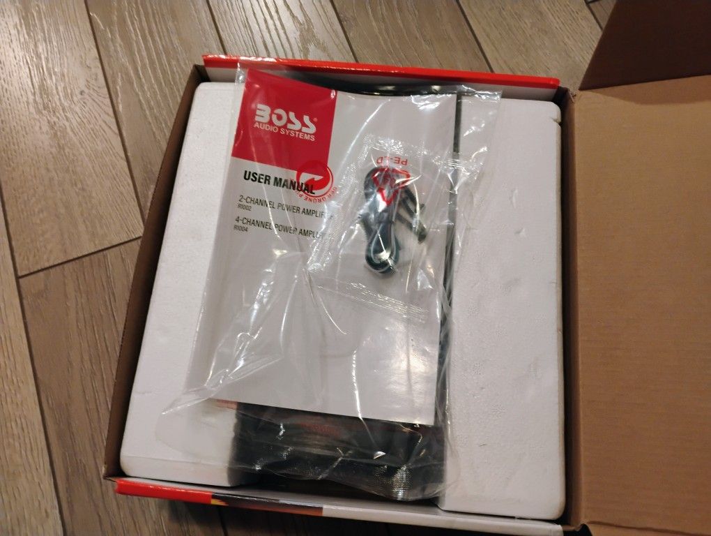 Boss Amplifier 400 Watts Brand New