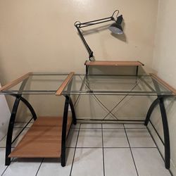 Desk With Lamp 