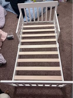 Toddler bed