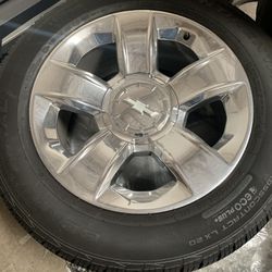 Brand New Chevy Suburban OEM Factory Rims (no tires)