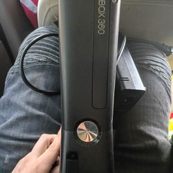 Xbox 360 S Console Elite Bundle (Read Description)