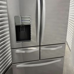 REFRIGERATOR 